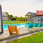 Hébergement de vacances With Communal Pool By Interhome