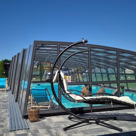 度假居 With Communal Pool By Interhome 鲁斯诺沃