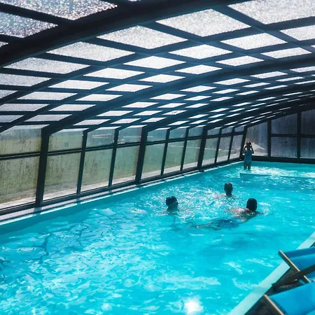 בית נופש With Communal Pool By Interhome